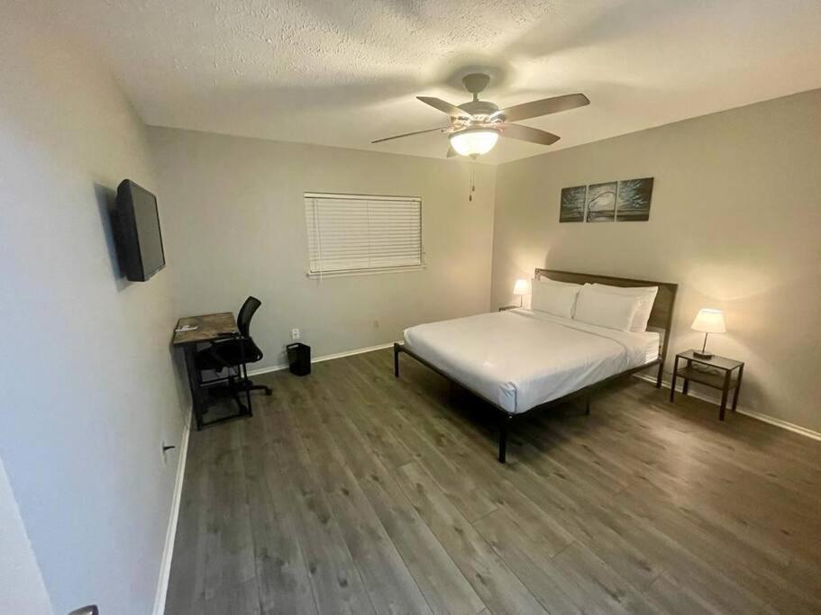 3 Bedroom Entire Home - Centrally Located In Katy, Texas Exterior photo